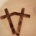 Drewniane dwa krzyże