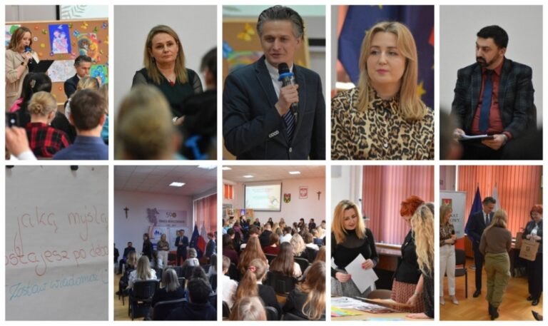 Uczestnicy spotkania. Grupa osób siedzi na krzesłach. Wręczenie nagród.